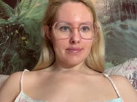 I am bright and charismatic, I have a vibe of positive vibes. I prefer to combine romantic style with some provocation in terms of the image. Flexible in all situations, I have a kind of humor and out-of-the-box thinking. My goal is to achieve the pleasure of life. I am a creative person and do photo / video editing, and also do tarot predictions.