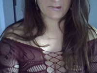Een vrijgezelle spannende milf die van avontuurtjes en fantasietjes houdt. Om te delen of om de jouwe te horen.