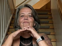 hallo iedereenik ben een 48 jarige, gezellige huisvrouw, ik sta voor veel open na een kort gesprek met je, bij mij is iedereen welkom, jong en oud maar ook zeker vrouwen omdat ik zelf bi benik zie jullie graag allemaal in de chat bij me voor een gesprek, of iets gewaagdere dingentot snel xxxxx