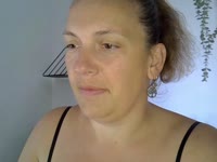 Hallo ik ben Maud een Nederlandse dame. Ik ben gek op alles wat met sex te maken heeft en wil dit graag met je delen.Er zijn maar weinig dingen waar ik niet voor open sta en ben erg benieuwd naar je wensen.Ik hoop je snel te zien en geile dingen met je te beleven.XX Maud