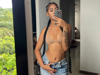 camwhore nude CarolineCartson