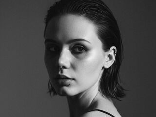 fingering girl webcam picture JudithSterett