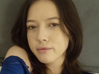camgirl playing with vibrator LannieMckell