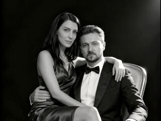 live porn web cam AdelleandCrish