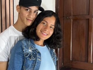 bedroom live webcam CnadyAndOliver