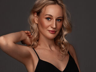 webcamgirl bondage liveshow AbeyAmaze