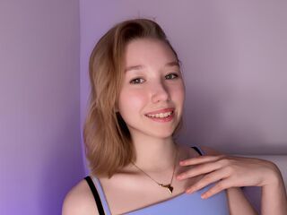 naked camgirl masturbating with vibrator AgataMay