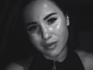cam girl playing with dildo AliceFluffy
