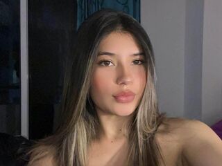 camwhore masturbating with sextoy AmberCeballos