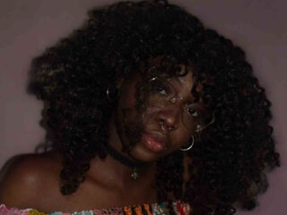 hot cam girl masturbating with vibrator AminetaDuke