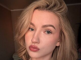 free live chatroom AmyConnelly
