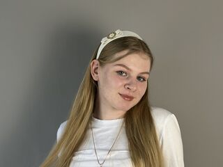 naked camgirl AntoniaCrumpton