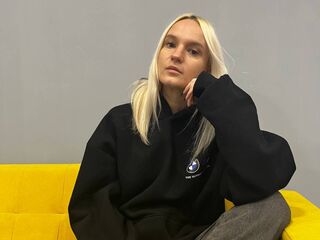 girl showing tits AshleyAngels