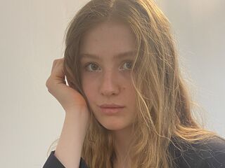 chat with cam AuraTyce