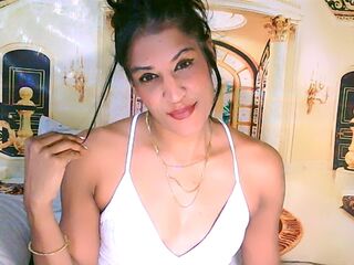 free live chatroom AzzyGreene