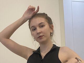 hot cam girl fingering shaved pussy BarberaCachero