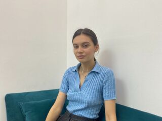 topless webcamgirl BernettaStupp