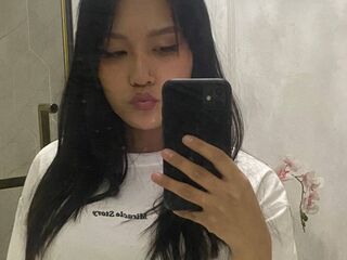 camwhore fingering shaved pussy BerniceMaguire