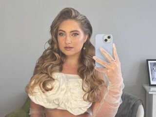 cam girl photo BernieceWarmath