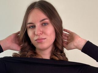 cam girl showing tits BessZunich