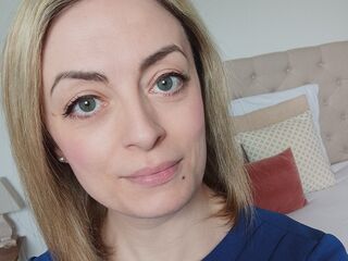 flirt chat room BiancaLuxe