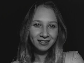 nude webcamgirl BlanchTrotz