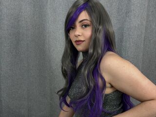 cam girl playing with vibrator BonieBenett