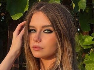 camgirl live sex photo BrunaKiebler