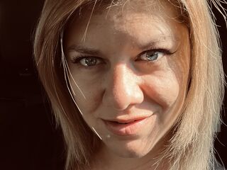 naked webcamgirl BunnyAlice