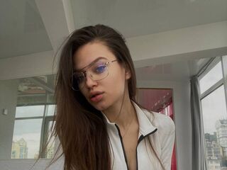 topless cam girl CamillaWiliams