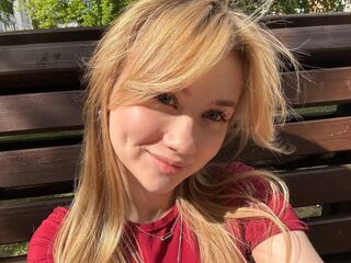 camgirl playing with sex toy CelestineVale