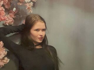 adult cam live CharisseChappel