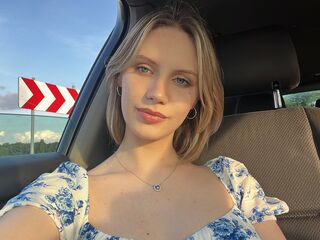 naked cam chat CherryRose