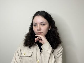 cam girl playing with sextoy CicelyPlayer