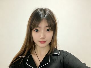 camgirl playing with vibrator ClaraHui