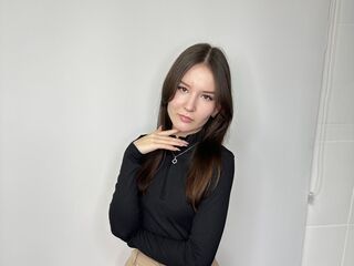 girl showing tits ClemenciaArguijo