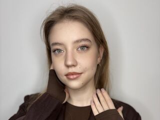 girl fingering bald pussy ColeenMallacara