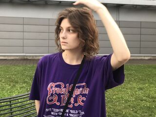 live striptease CorinneKeidong