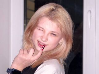naughty camgirl masturbating with dildo DaisySponholz