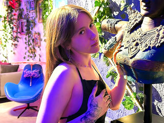 webcam girl DaisyWane