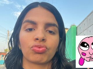 closeup cam DaniMack