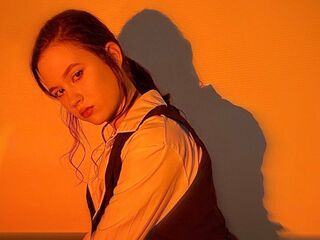 cam girl masturbating with sextoy DolyyGleam