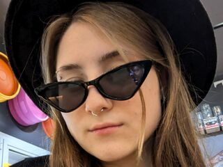 adult liveshow EasterCaris
