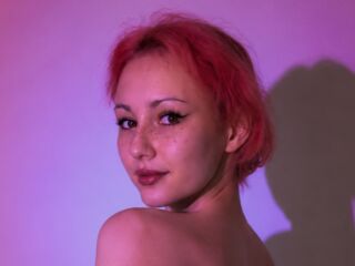 nude camgirl pic ElanaHelfert