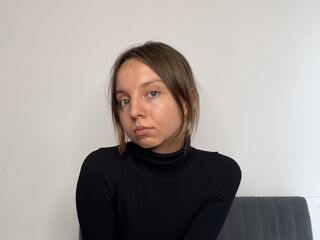 cam girl masturbating with dildo EleonoraSzabo