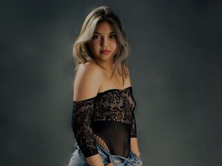 nude webcamgirl ElianisCuevas