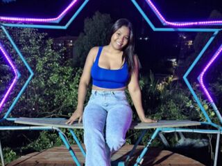 hot naked camgirl EmiVoss