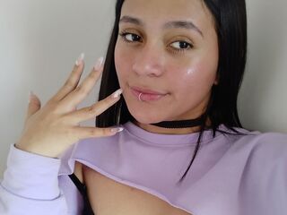naked webcamgirl EmilynGrifs