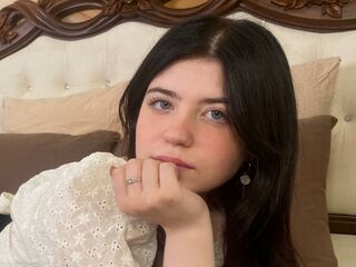 camwhore fingering shaved pussy EmmyRouz