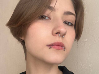 hot naked camgirl EssieAcheampong